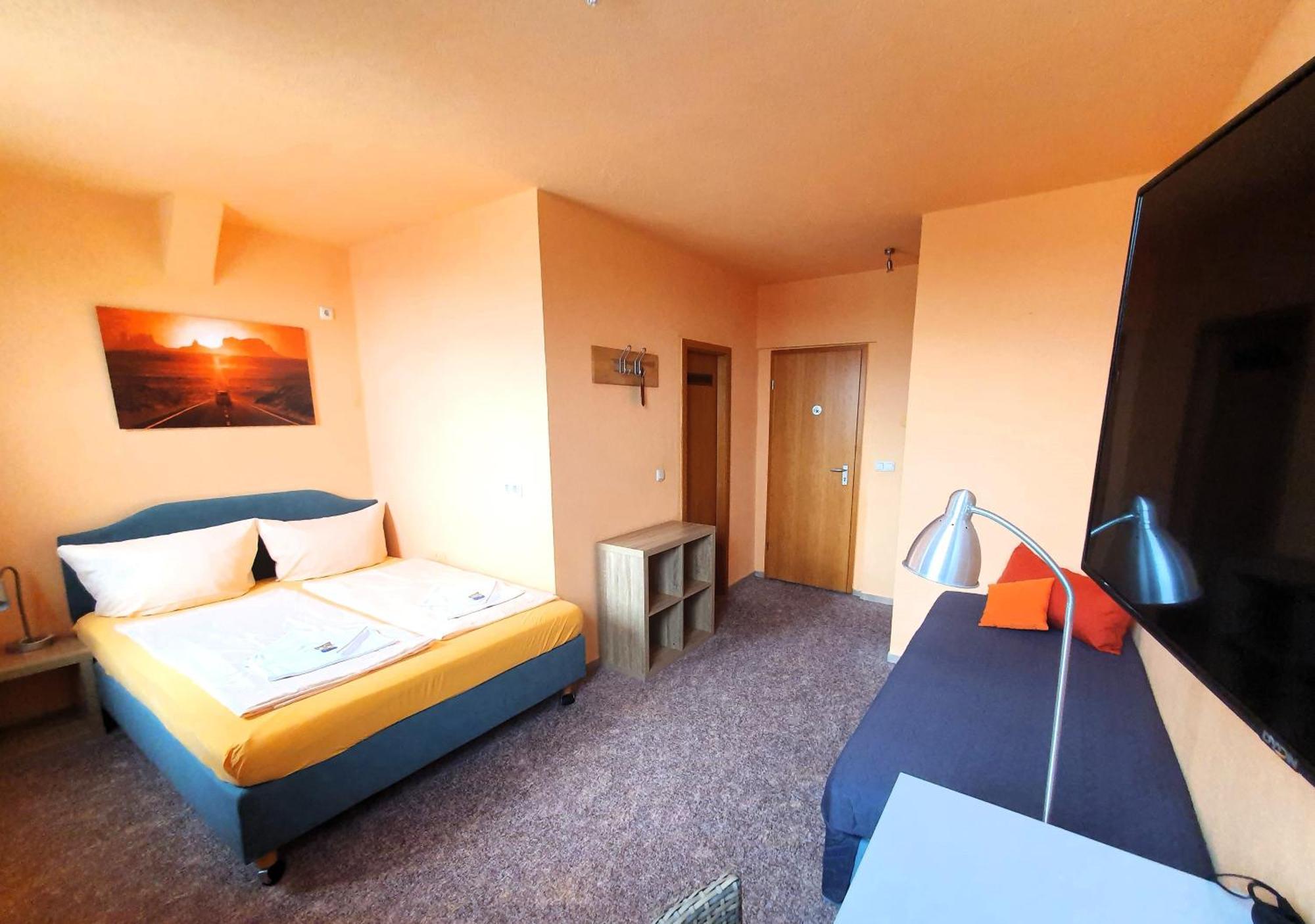 Hotel-Pension Gruene Linde Delitzsch Quarto foto