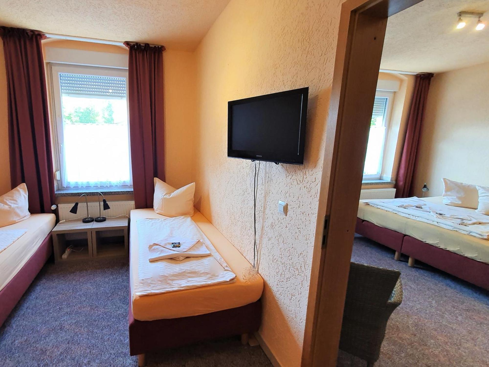Hotel-Pension Gruene Linde Delitzsch Quarto foto